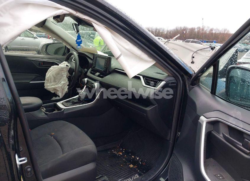 Photo 5 of 2019 Toyota Rav4 LE (VIN JTMG1RFV7KJ002148)