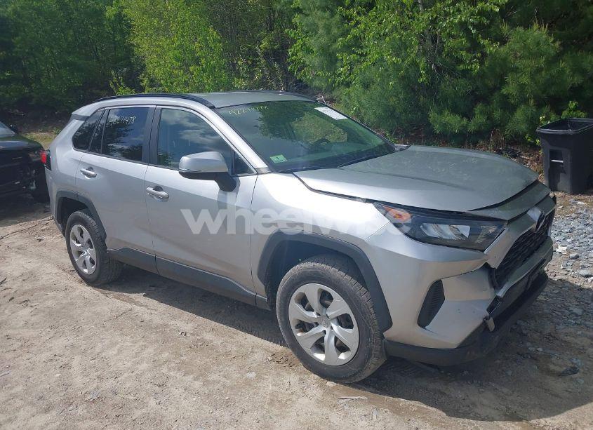 2019 Toyota Rav4 LE (VIN JTMG1RFV9KJ020859) main photo