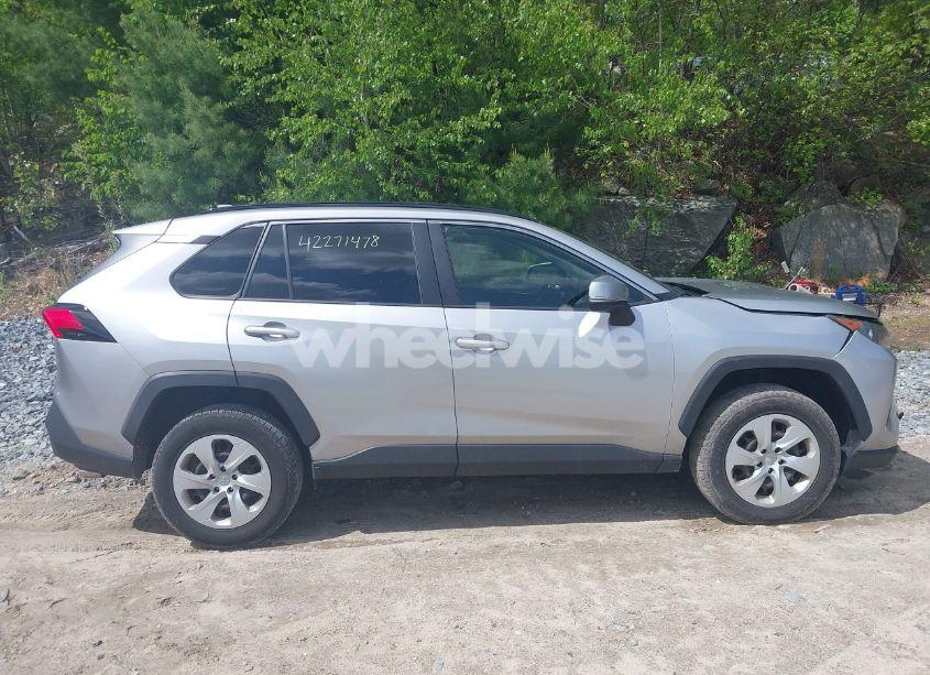 Photo 13 of 2019 Toyota Rav4 LE (VIN JTMG1RFV9KJ020859)