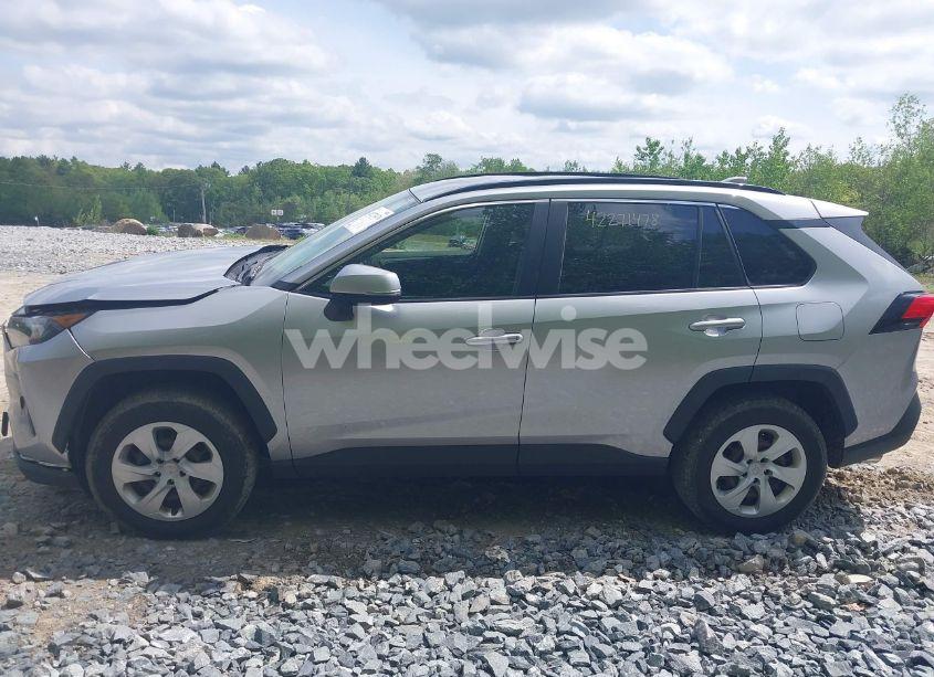 Photo 14 of 2019 Toyota Rav4 LE (VIN JTMG1RFV9KJ020859)
