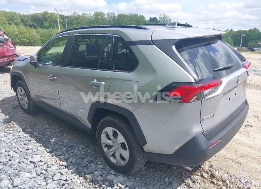 Photo 3 of 2019 Toyota Rav4 LE (VIN JTMG1RFV9KJ020859)