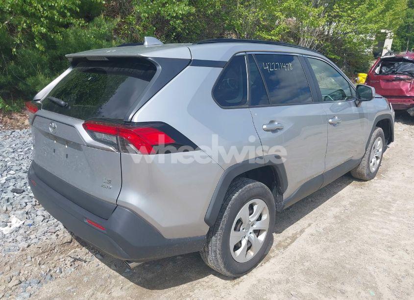 Photo 4 of 2019 Toyota Rav4 LE (VIN JTMG1RFV9KJ020859)