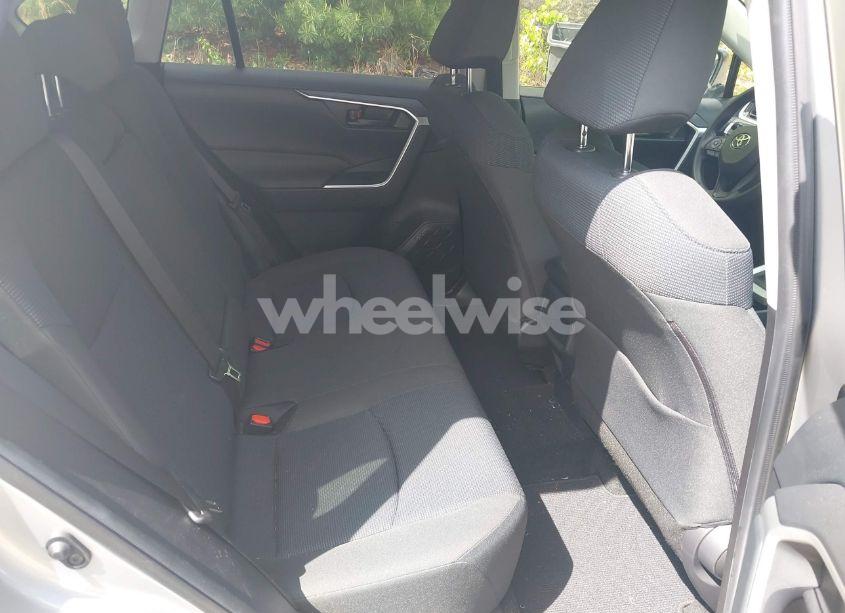 Photo 8 of 2019 Toyota Rav4 LE (VIN JTMG1RFV9KJ020859)