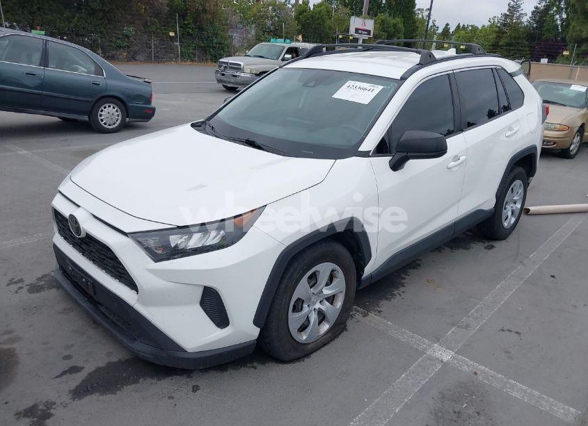 Photo 2 of 2020 Toyota Rav4 LE (VIN JTMH1RFV0LD053804)