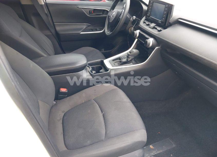 Photo 5 of 2020 Toyota Rav4 LE (VIN JTMH1RFV0LD053804)