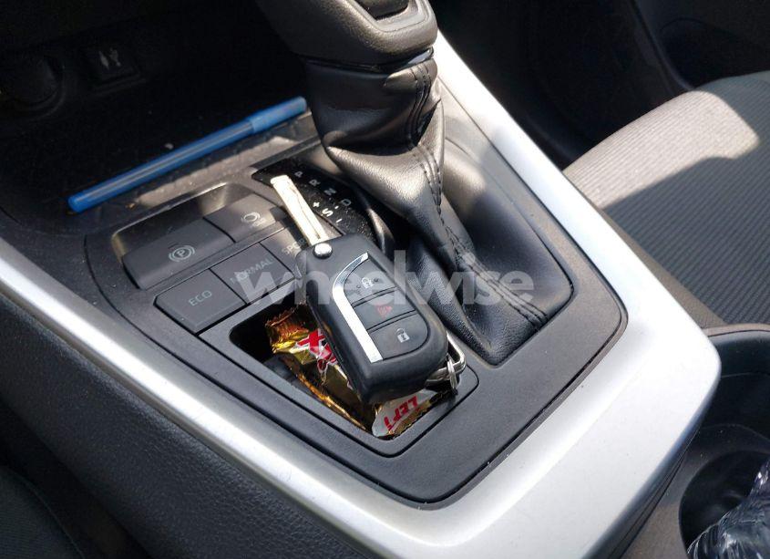 Photo 11 of 2019 Toyota Rav4 LE (VIN JTMH1RFV1KD029610)