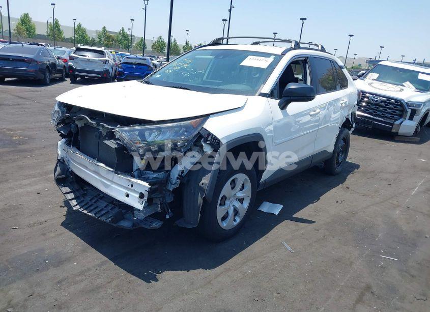 Photo 2 of 2019 Toyota Rav4 LE (VIN JTMH1RFV1KD029610)