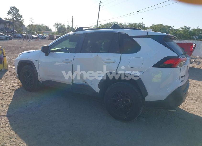 Photo 3 of 2020 Toyota Rav4 LE (VIN JTMH1RFV2LD051729)