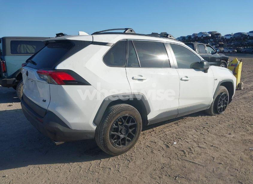 Photo 4 of 2020 Toyota Rav4 LE (VIN JTMH1RFV2LD051729)