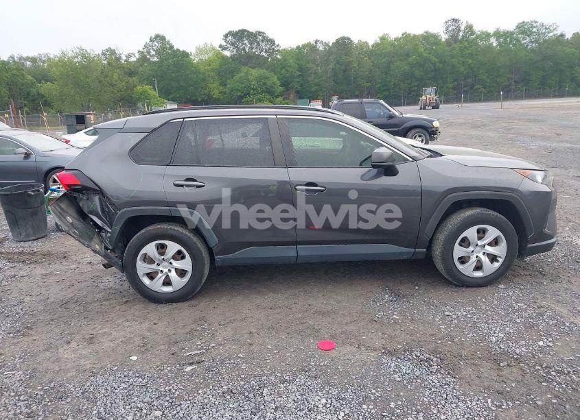 Photo 13 of 2019 Toyota Rav4 LE (VIN JTMH1RFV5KJ007238)