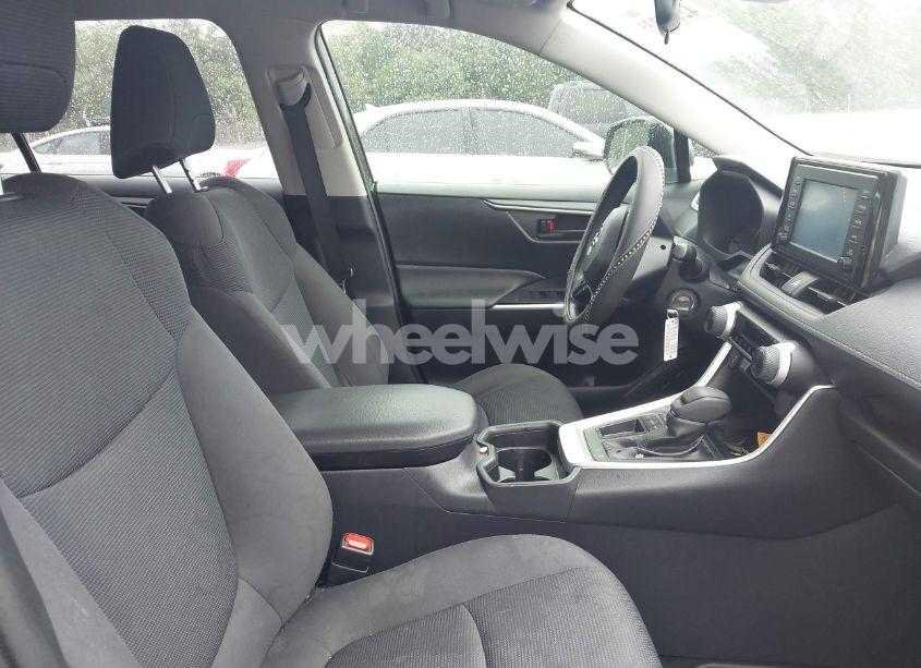 Photo 5 of 2019 Toyota Rav4 LE (VIN JTMH1RFV5KJ007238)