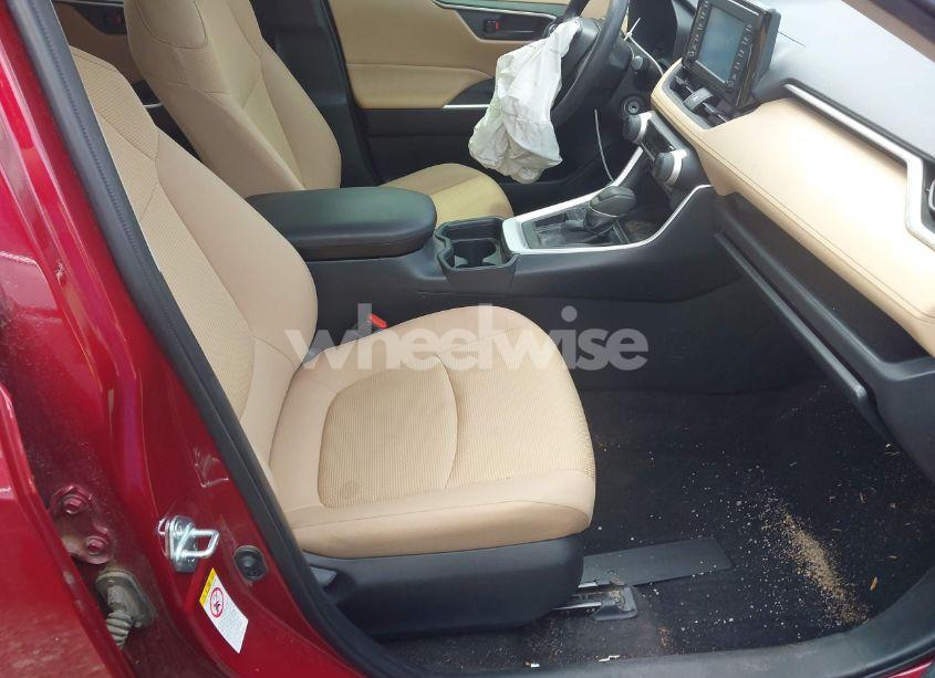 Photo 5 of 2019 Toyota Rav4 LE (VIN JTMH1RFV6KD007795)