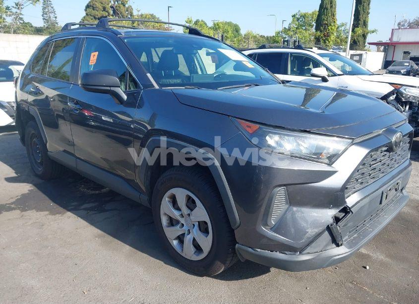 2019 Toyota Rav4 LE (VIN JTMH1RFV7KD027991) main photo