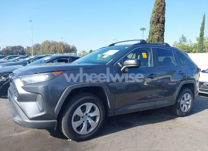 Photo 2 of 2019 Toyota Rav4 LE (VIN JTMH1RFV7KD027991)