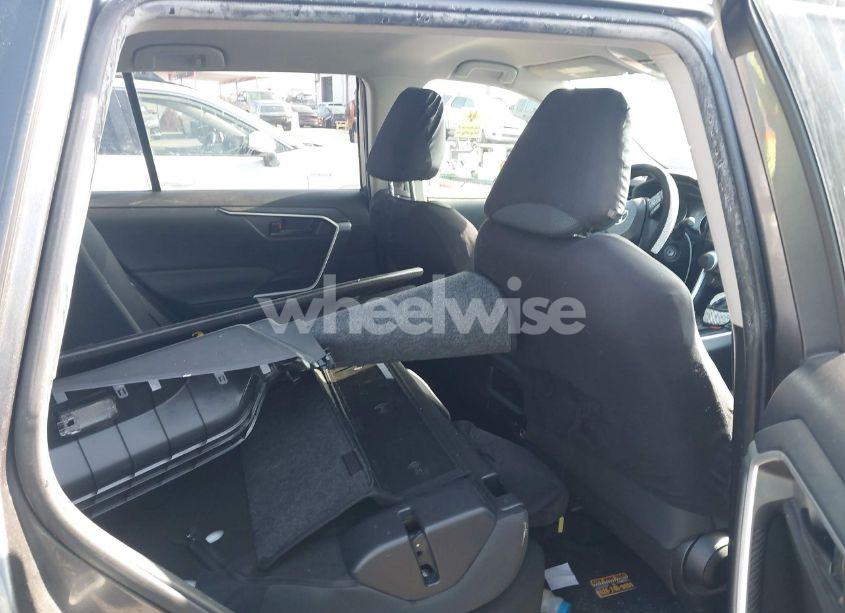 Photo 8 of 2019 Toyota Rav4 LE (VIN JTMH1RFV7KD027991)