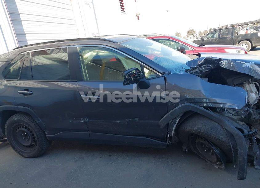 Photo 14 of 2019 Toyota Rav4 LE (VIN JTMH1RFV9KJ006495)