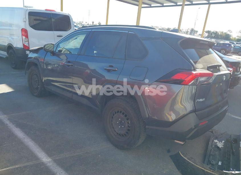 Photo 3 of 2019 Toyota Rav4 LE (VIN JTMH1RFV9KJ006495)