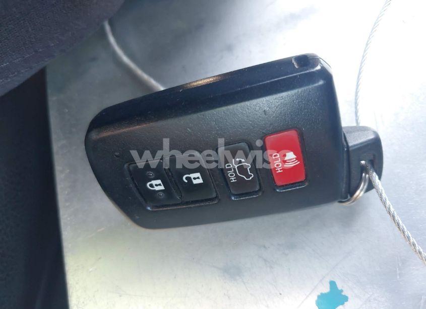 Photo 11 of 2016 Toyota Rav4 SE (VIN JTMJFREV2GJ089599)