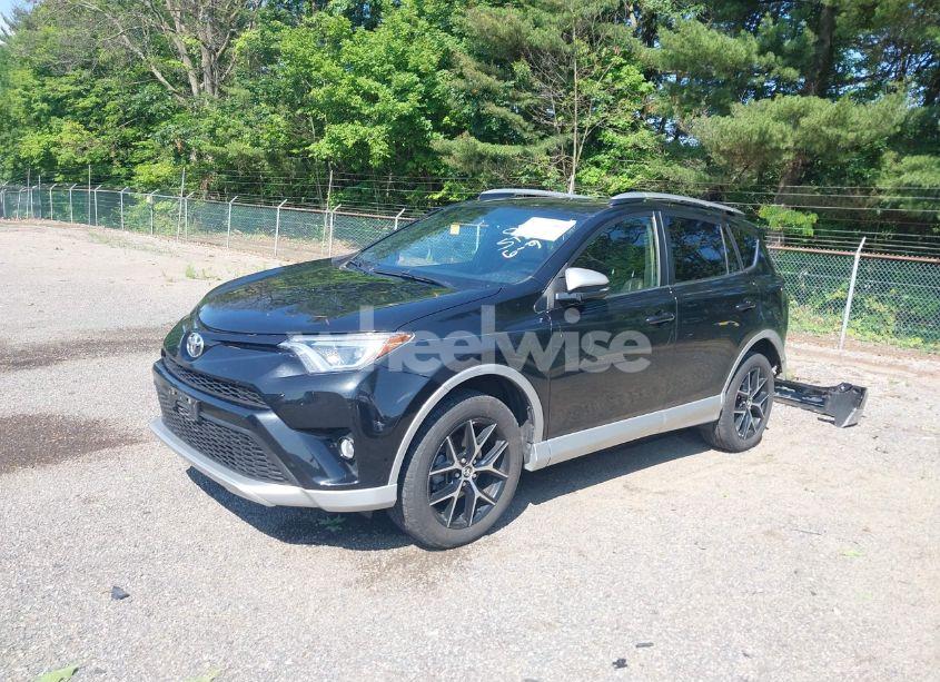 Photo 2 of 2016 Toyota Rav4 SE (VIN JTMJFREV2GJ089599)