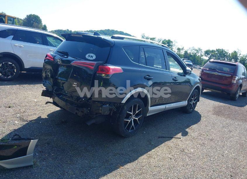 Photo 4 of 2016 Toyota Rav4 SE (VIN JTMJFREV2GJ089599)