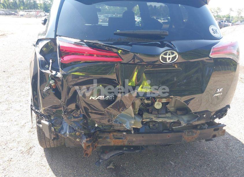 Photo 6 of 2016 Toyota Rav4 SE (VIN JTMJFREV2GJ089599)