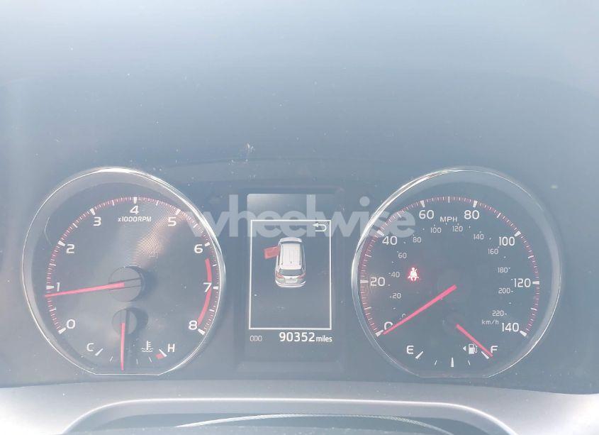 Photo 7 of 2016 Toyota Rav4 SE (VIN JTMJFREV2GJ089599)