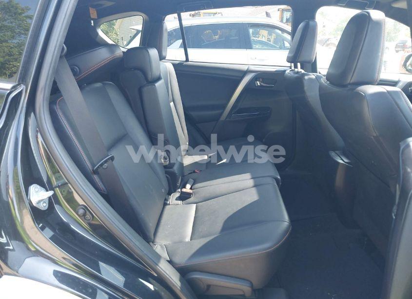 Photo 8 of 2016 Toyota Rav4 SE (VIN JTMJFREV2GJ089599)