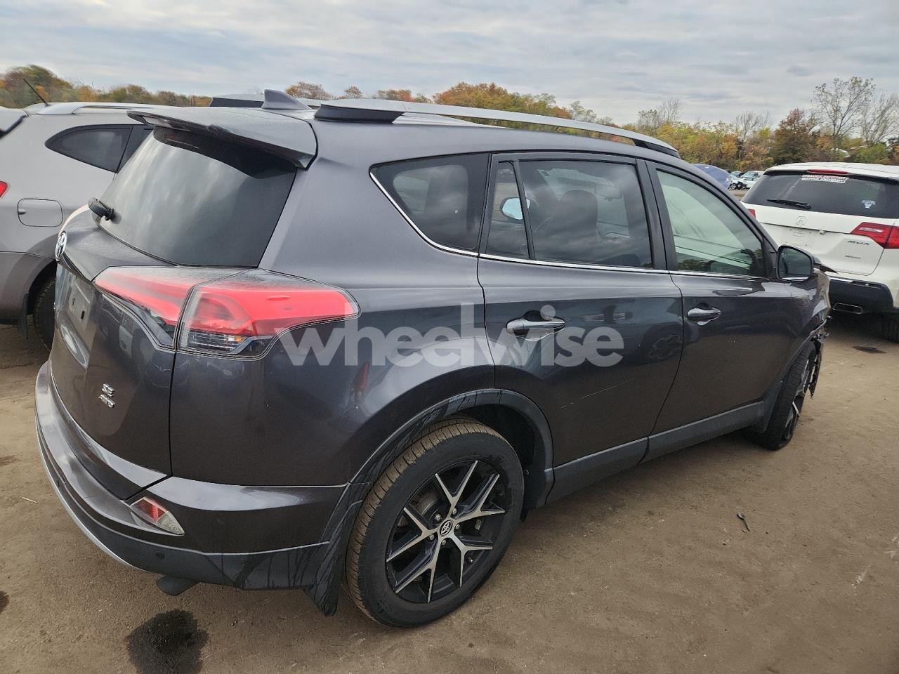 Photo 3 of 2017 TOYOTA RAV4 SE (VIN JTMJFREV2HJ156901)