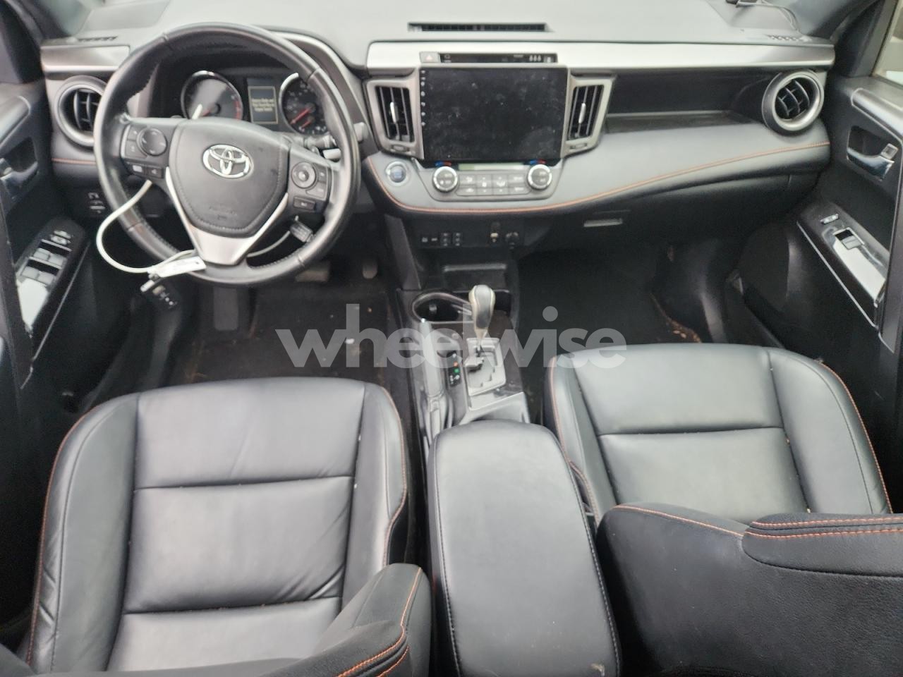 Photo 8 of 2017 TOYOTA RAV4 SE (VIN JTMJFREV2HJ156901)