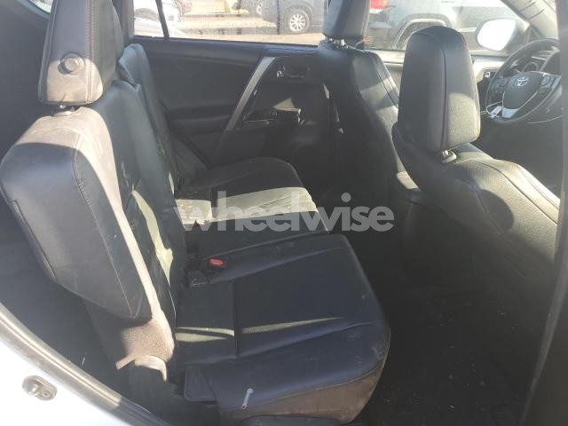 2016 TOYOTA RAV4 SE (VIN JTMJFREV4GD189041) main photo