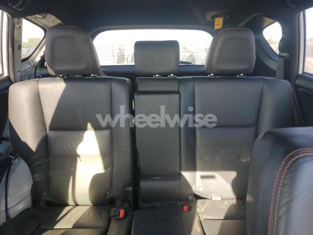 Photo 11 of 2016 TOYOTA RAV4 SE (VIN JTMJFREV4GD189041)