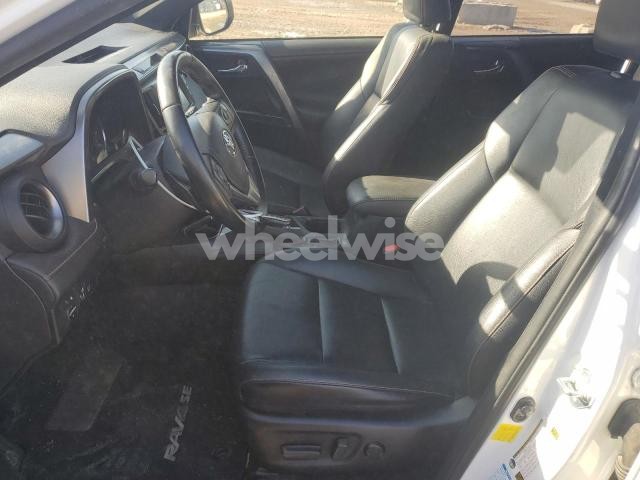 Photo 3 of 2016 TOYOTA RAV4 SE (VIN JTMJFREV4GD189041)