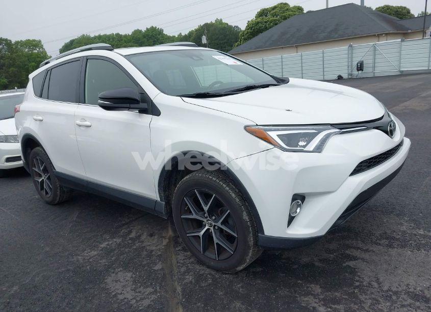2017 Toyota Rav4 SE (VIN JTMJFREV6HD206035) main photo