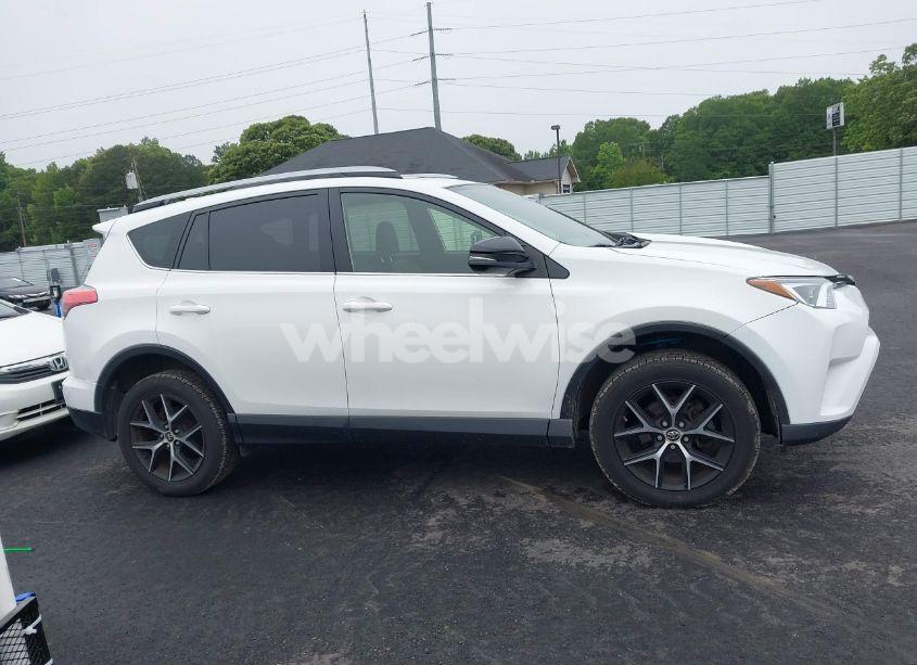 Photo 13 of 2017 Toyota Rav4 SE (VIN JTMJFREV6HD206035)