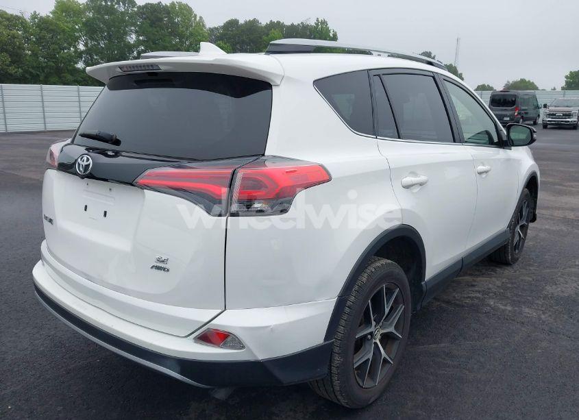 Photo 4 of 2017 Toyota Rav4 SE (VIN JTMJFREV6HD206035)