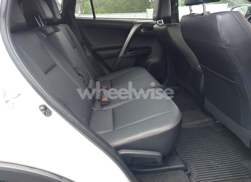 Photo 8 of 2017 Toyota Rav4 SE (VIN JTMJFREV6HD206035)