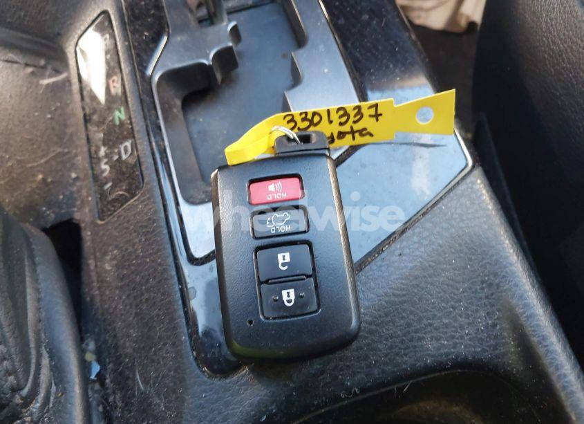 Photo 11 of 2018 Toyota Rav4 HYBRID SE (VIN JTMJJREVXJD228530)