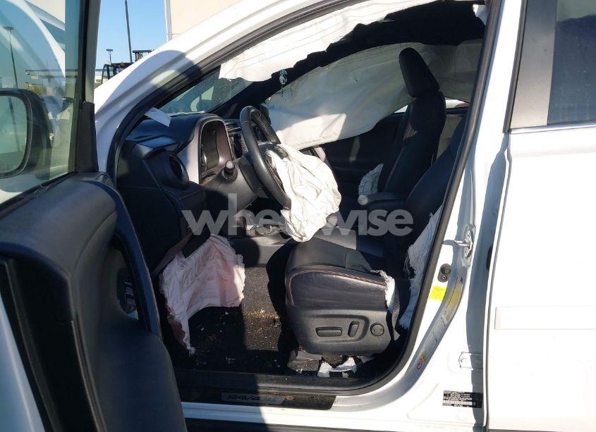 Photo 5 of 2018 Toyota Rav4 HYBRID SE (VIN JTMJJREVXJD228530)