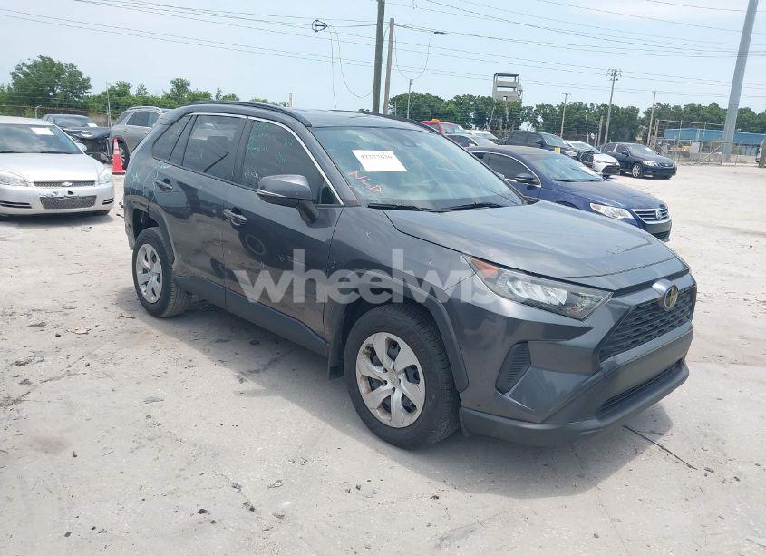 2019 Toyota Rav4 LE (VIN JTMK1RFV5KD006076) main photo