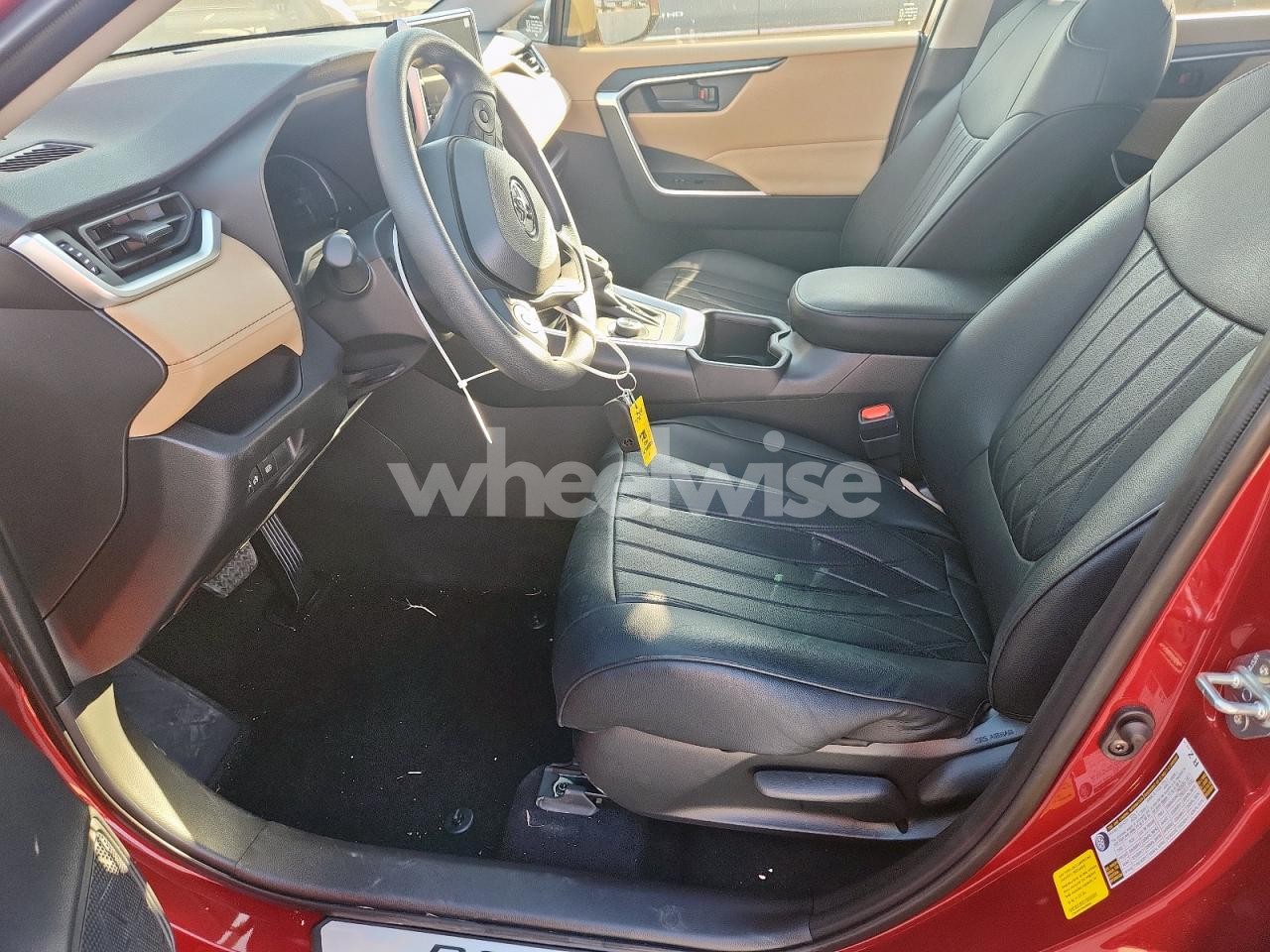 Photo 7 of 2025 TOYOTA RAV4 LE (VIN JTMLWRFV5SD308392)