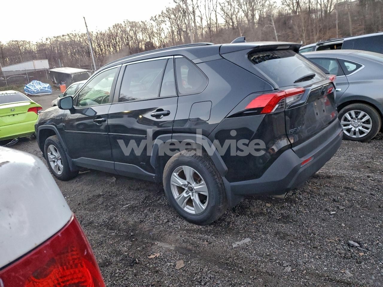 Photo 2 of 2021 TOYOTA RAV4 LE (VIN JTMLWRFV7MD134666)