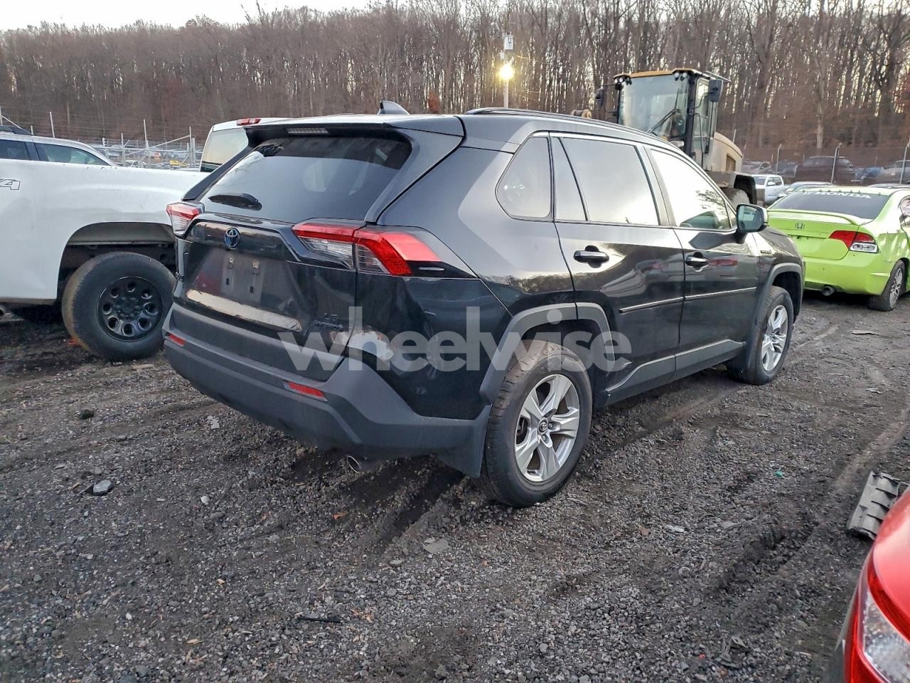 Photo 3 of 2021 TOYOTA RAV4 LE (VIN JTMLWRFV7MD134666)