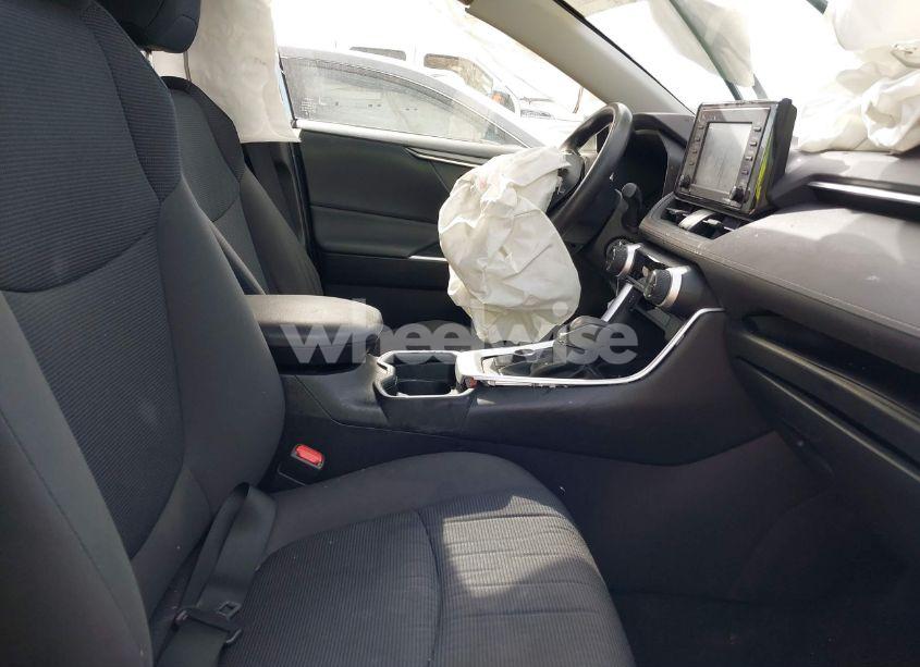 Photo 5 of 2021 Toyota Rav4 HYBRID LE (VIN JTMLWRFV8MD129136)