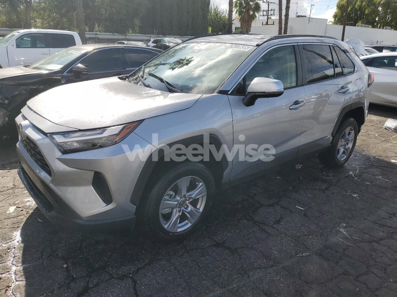 2025 TOYOTA RAV4 LE (VIN JTMMWRFV0SD335729) main photo