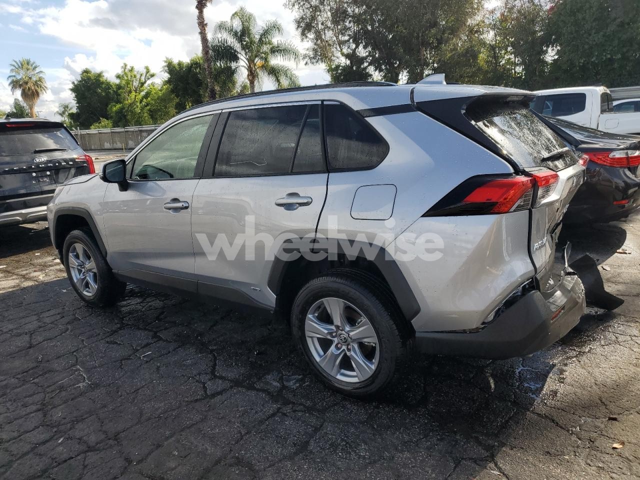 Photo 2 of 2025 TOYOTA RAV4 LE (VIN JTMMWRFV0SD335729)