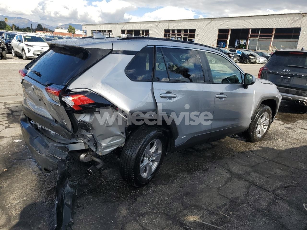 Photo 3 of 2025 TOYOTA RAV4 LE (VIN JTMMWRFV0SD335729)