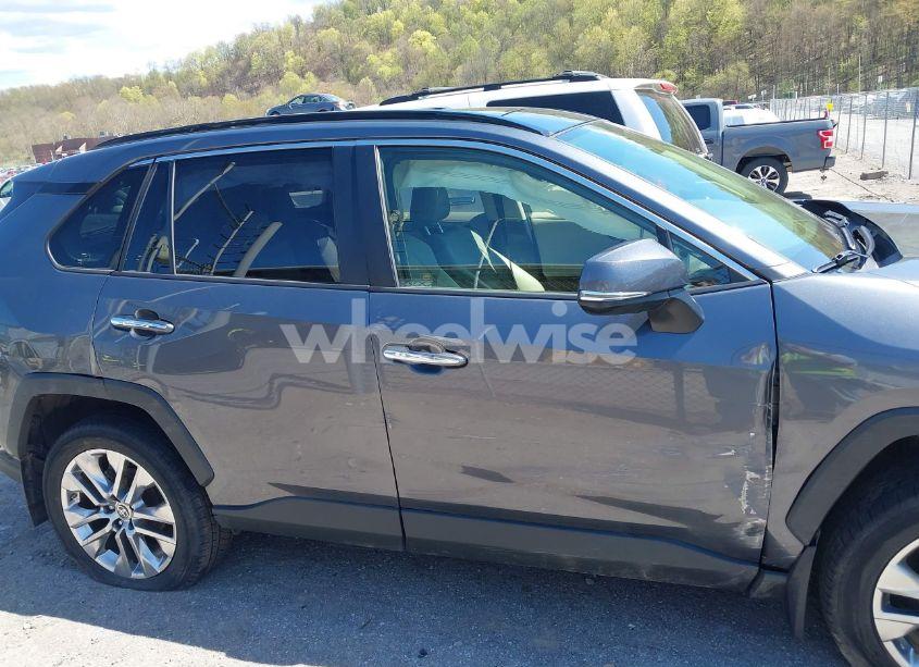 Photo 13 of 2019 Toyota Rav4 LIMITED (VIN JTMN1RFV3KD521977)