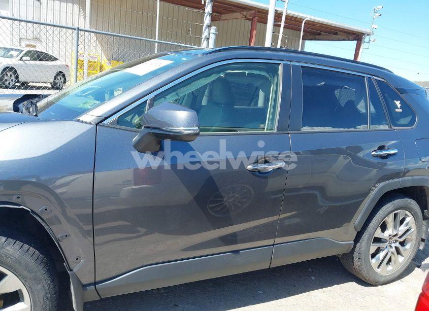 Photo 14 of 2019 Toyota Rav4 LIMITED (VIN JTMN1RFV3KD521977)