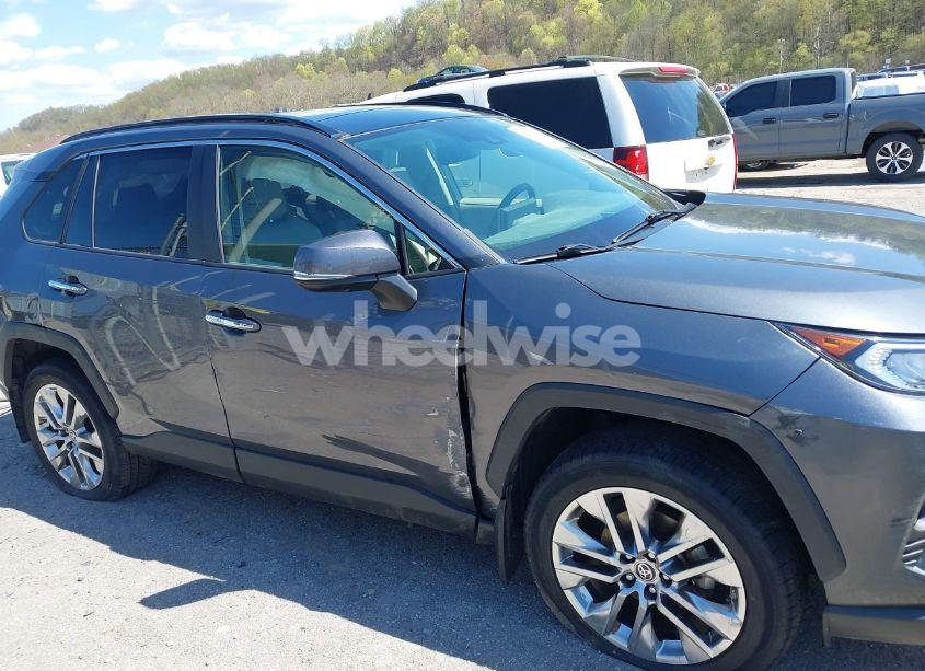 Photo 6 of 2019 Toyota Rav4 LIMITED (VIN JTMN1RFV3KD521977)