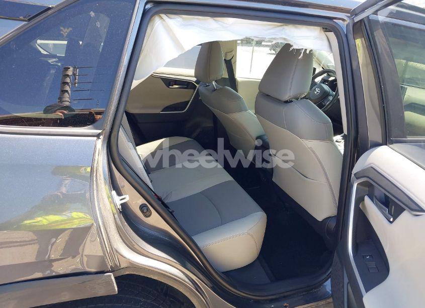 Photo 8 of 2019 Toyota Rav4 LIMITED (VIN JTMN1RFV3KD521977)